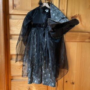 Pottery Barn Kids Glow in the Dark Witch Costume Size 7/8 Includes Hat & Cape